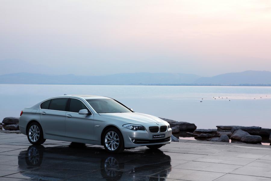  BMW 5-Series Long-Wheelbase 2010 года  (CN) (фото 56 из 77)